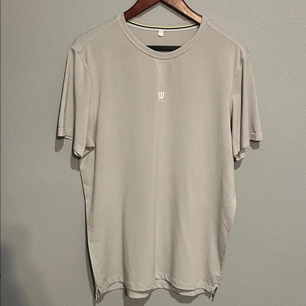 Wilson Light Gray Men's Short Sleeve Tee - Picture 1 of 3